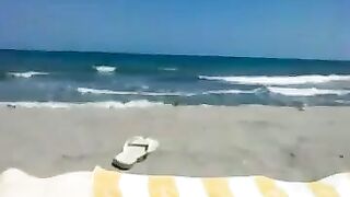 Beach Blowjob on Sunny Afternoon: Fingering Fun